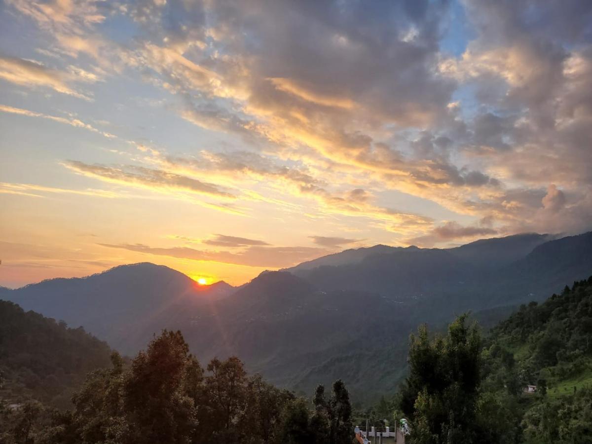 Sh Sunset Resort Nainital Buitenkant foto